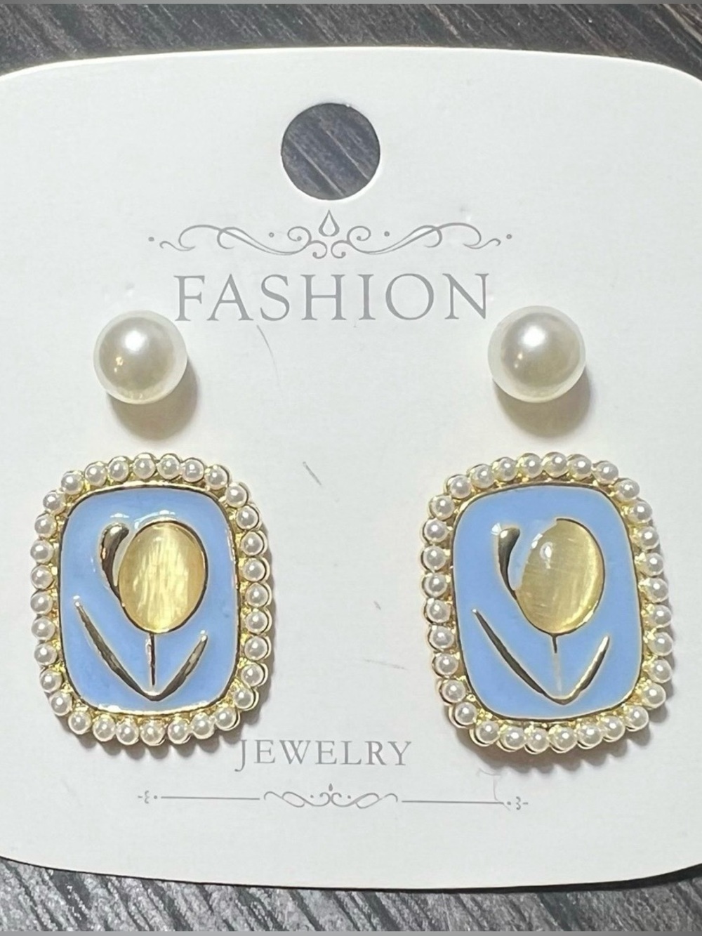 New Vintage Korean-Style Gold Flower & Classic White Faux Pearl Stud Earring Set
